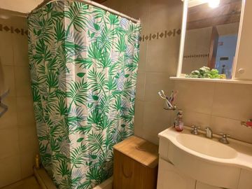 CASA EN VENTA DOS DORMITORIOS OLIVEROS - PILETA