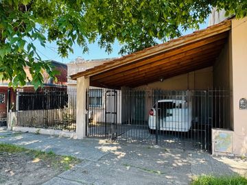 VENTA CASA APTA CREDITO F. VARELA CENTRO