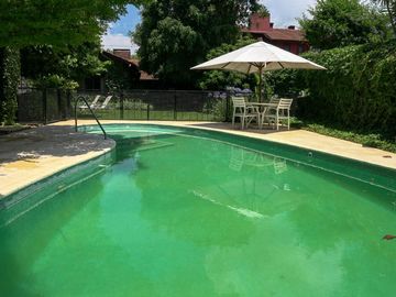 VENTA CASA HURLINGHAM 3 DORM PILETA DOBLE LOTE