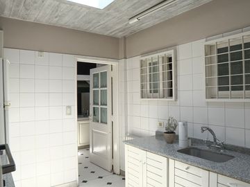 VENTA CASA HURLINGHAM 3 DORM PILETA DOBLE LOTE