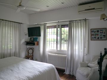VENTA CASA HURLINGHAM 3 DORM PILETA DOBLE LOTE
