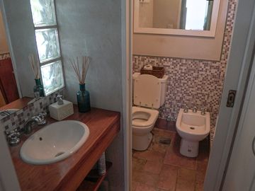 VENTA CASA HURLINGHAM 3 DORM PILETA DOBLE LOTE