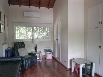 VENTA CASA HURLINGHAM 3 DORM PILETA DOBLE LOTE