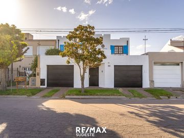 VENTA ESPECTACULAR CASA 3D ESPECHE 900