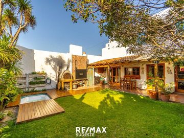 VENTA ESPECTACULAR CASA 3D ESPECHE 900