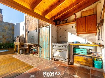 VENTA ESPECTACULAR CASA 3D ESPECHE 900