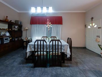 CASA EN VENTA 4 AMB EN EL PALOMAR
