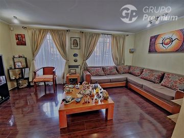 Casa en Venta en CASA 118m2 5D 4B Jardin Alto