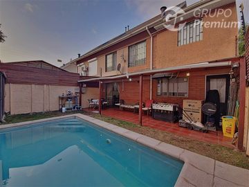 Casa en Venta en CASA 118m2 5D 4B Jardin Alto