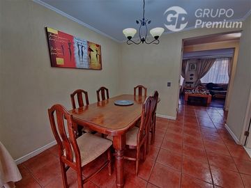 Casa en Venta en CASA 118m2 5D 4B Jardin Alto