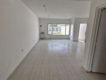 Casa a estrenar en  Plottier