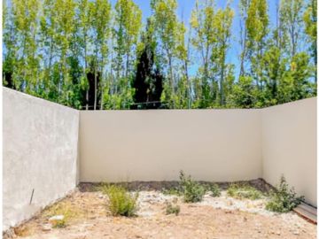 Casa a estrenar en  Plottier