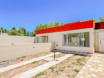Casa a estrenar en  Plottier
