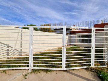 Casa a estrenar en  Plottier