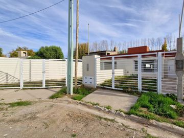 Casa a estrenar en  Plottier