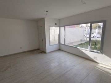 Casa a estrenar en  Plottier