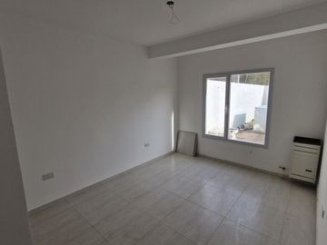 Casa a estrenar en  Plottier