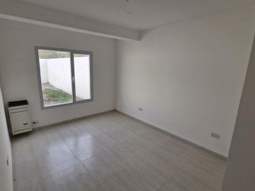 Casa a estrenar en  Plottier