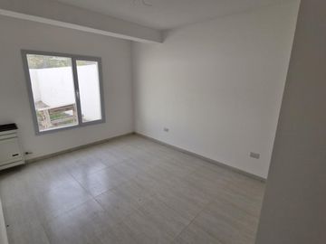 Casa a estrenar en  Plottier
