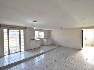 CASA EN VENTA EN JARDINES DE LOS HISTORIADORES CON OPORTUNIDAD DE INVERSIÓN