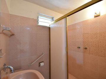 CASA EN VENTA EN JARDINES DE LOS HISTORIADORES CON OPORTUNIDAD DE INVERSIÓN
