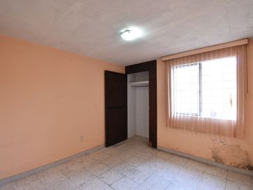 CASA EN VENTA EN JARDINES DE LOS HISTORIADORES CON OPORTUNIDAD DE INVERSIÓN