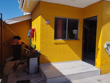 SE VENDE LINDA CASA DE 2 PISOS 3D,2B,LA CRUZ, QUILLOTA