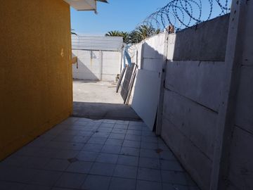 SE VENDE LINDA CASA DE 2 PISOS 3D,2B,LA CRUZ, QUILLOTA