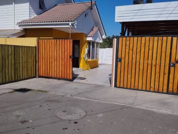 SE VENDE LINDA CASA DE 2 PISOS 3D,2B,LA CRUZ, QUILLOTA