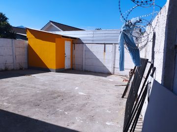 SE VENDE LINDA CASA DE 2 PISOS 3D,2B,LA CRUZ, QUILLOTA