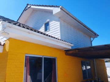 SE VENDE LINDA CASA DE 2 PISOS 3D,2B,LA CRUZ, QUILLOTA