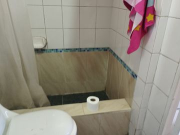 SE VENDE LINDA CASA DE 2 PISOS 3D,2B,LA CRUZ, QUILLOTA