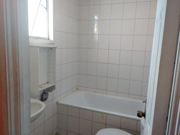 SE VENDE LINDA CASA DE 2 PISOS 3D,2B,LA CRUZ, QUILLOTA