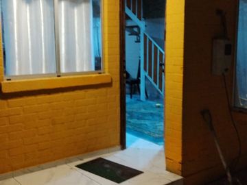 SE VENDE LINDA CASA DE 2 PISOS 3D,2B,LA CRUZ, QUILLOTA