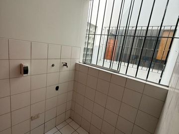 Se vende amplio departamento en Surco