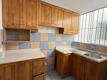 Se vende amplio departamento en Surco