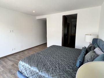 Venta o Renta de Lujoso Departamento en Reserva Escondida KA