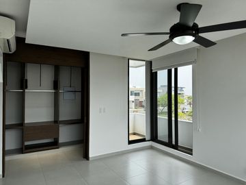 CASA CON ALBERCA Y PANELES VENTA/RENTA EN LOMAS DEL SOL
