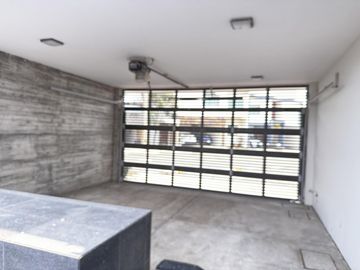 CASA CON ALBERCA Y PANELES VENTA/RENTA EN LOMAS DEL SOL