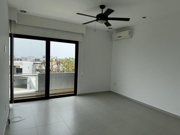 CASA CON ALBERCA Y PANELES VENTA/RENTA EN LOMAS DEL SOL