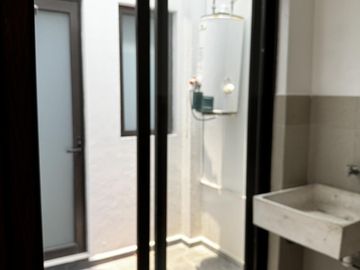 CASA CON ALBERCA Y PANELES VENTA/RENTA EN LOMAS DEL SOL
