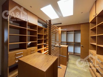 Residencia en Fraccionamiento Bosques de Niebla