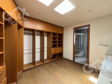 Residencia en Fraccionamiento Bosques de Niebla