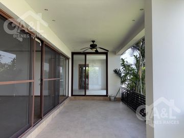 Residencia en Fraccionamiento Bosques de Niebla
