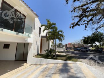 Residencia en Fraccionamiento Bosques de Niebla
