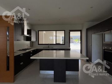 Residencia en Fraccionamiento Bosques de Niebla
