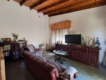 VENTA 3 CASAS EN AMPLIO LOTE