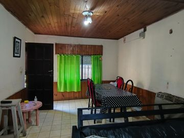 VENTA 3 CASAS EN AMPLIO LOTE