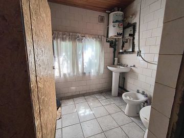 VENTA 3 CASAS EN AMPLIO LOTE