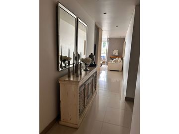 APARTAMENTO MODERNO CON AMPLIOS ESPACIOS
